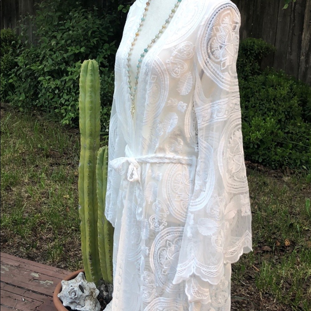 Bohemian Scalloped Lace Duster Kimono - Picture 6 of 8